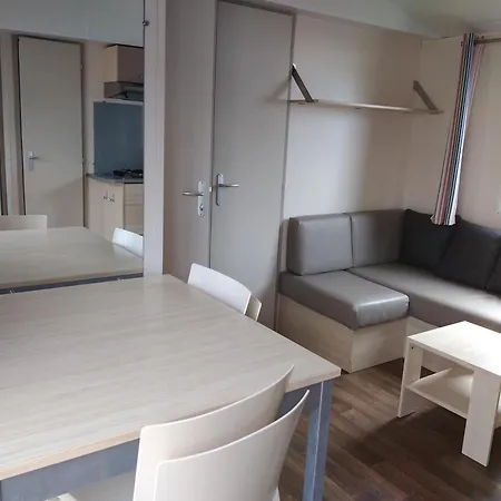 Mobil 6 Couchages Campsite *